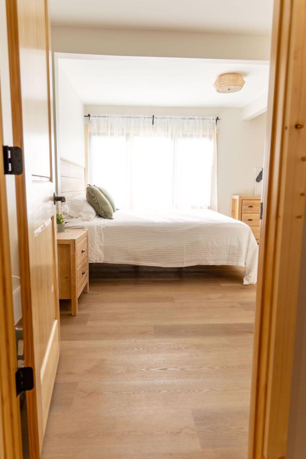 Twelve Pines Resort - South Lodge With Private Pier On Catfish Lake Eagle River Buitenkant foto